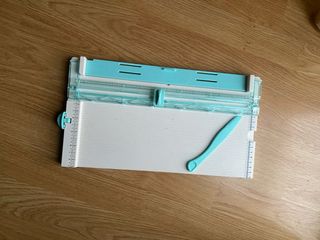 Cizalla y Plegadora We R Memory Keepers