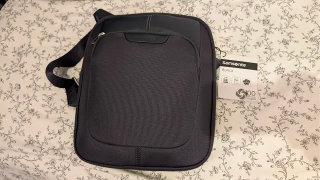 Samsonite borsa tracolla nera nuova 30* 25* 8