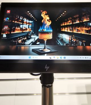 TPV HP i5 con soporte alto