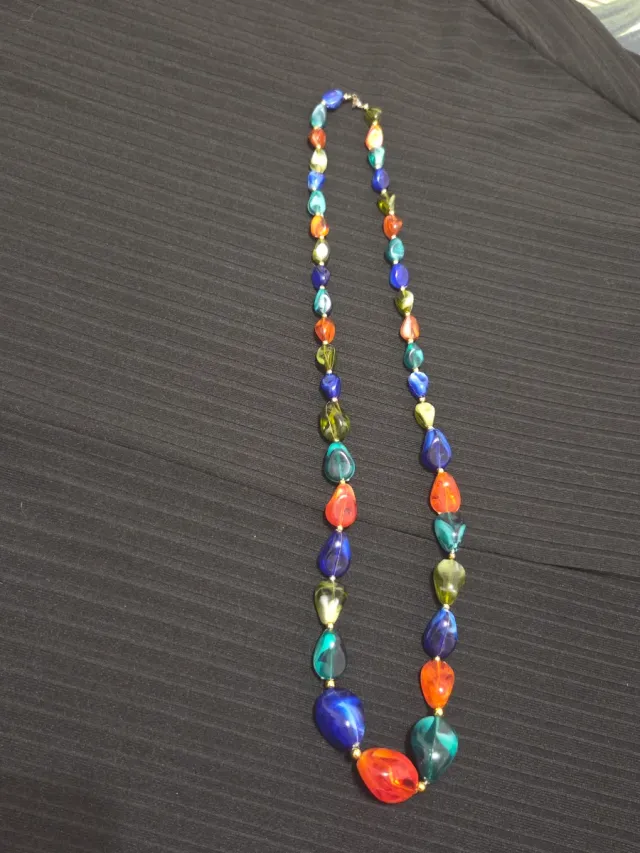 Collar largo multicolor con cuentas