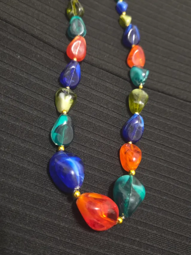 Collar largo multicolor con cuentas