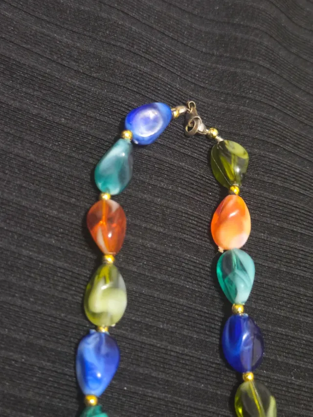 Collar largo multicolor con cuentas