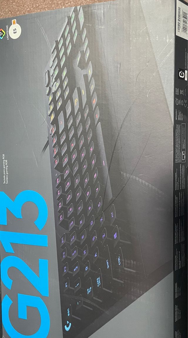 Teclado Gamer Logitech G213 RGB