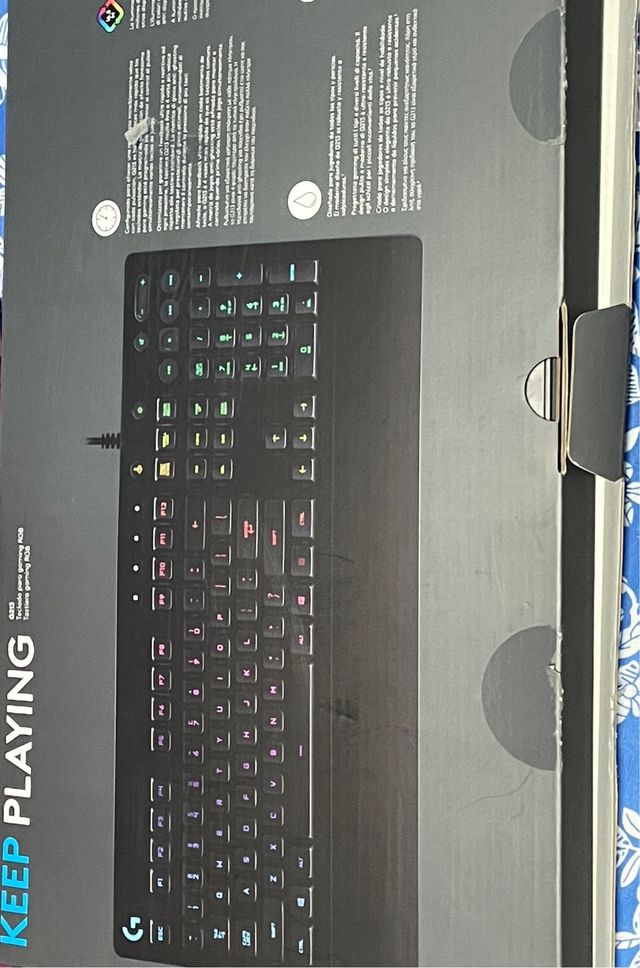 Teclado Gamer Logitech G213 RGB