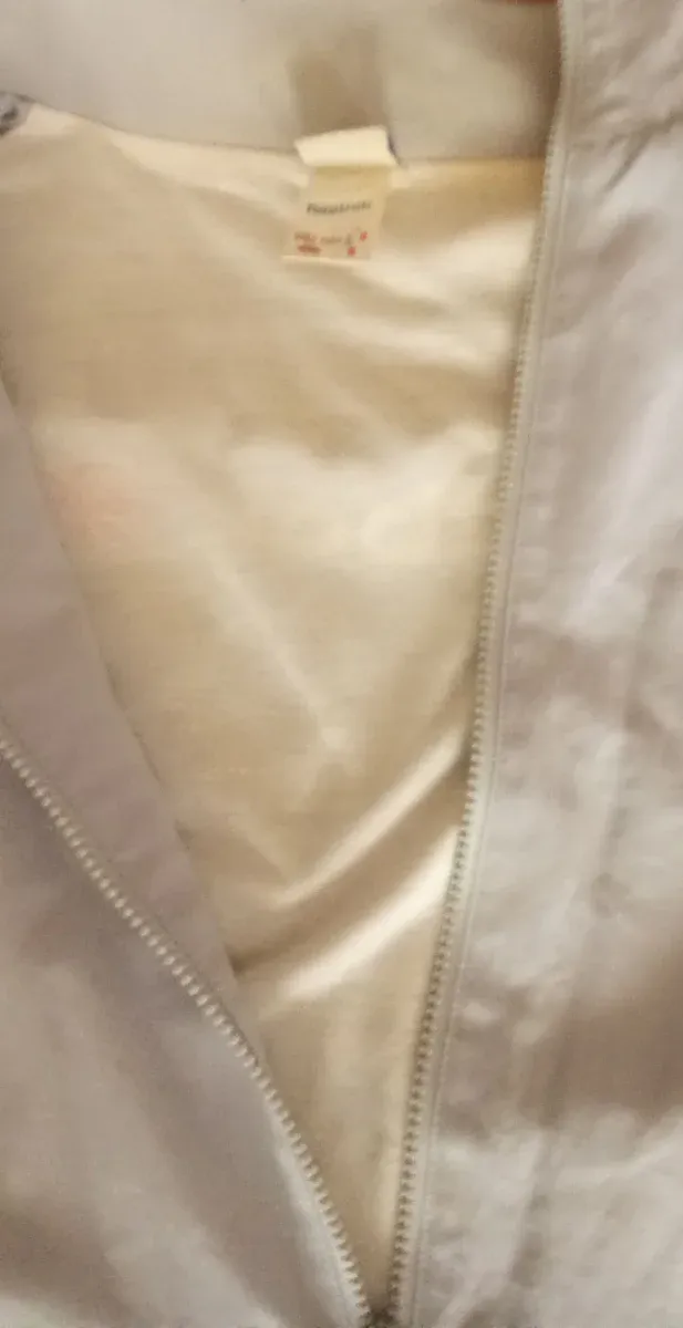 48h Lunes 
Chaqueta Reebok forro Talla XL