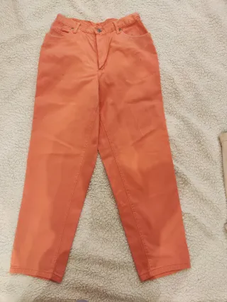 Pantalón vaquero rosa con cremallera