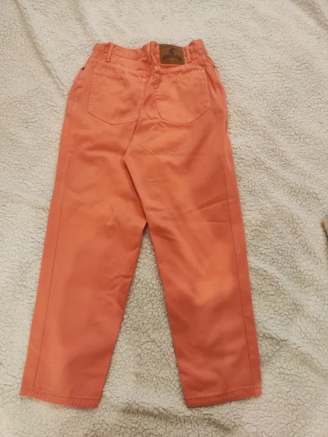 Pantalón vaquero rosa con cremallera