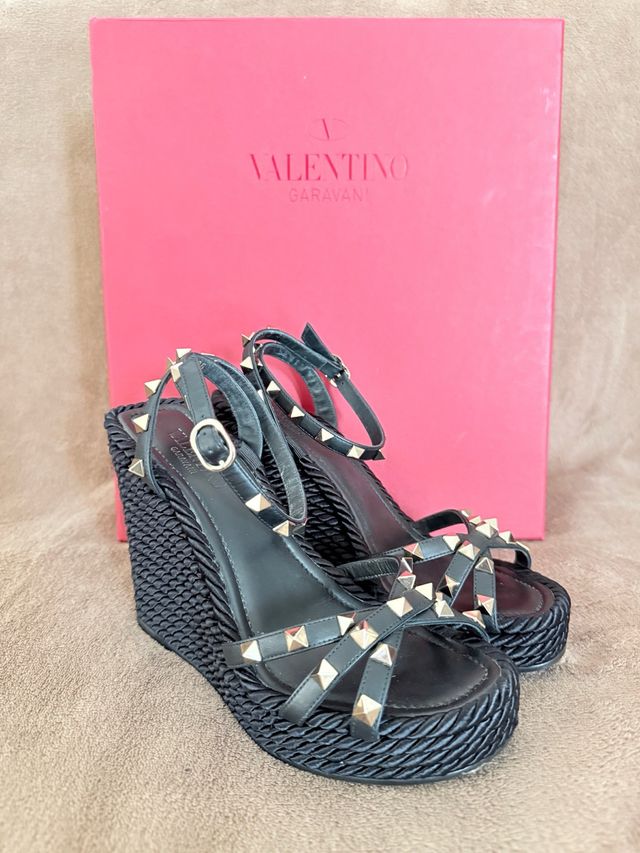 Valentino Garavani Sandali Zeppa Neri Oro