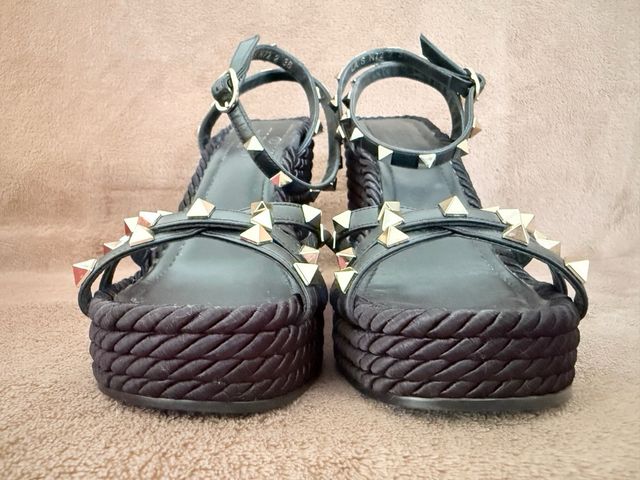 Valentino Garavani Sandali Zeppa Neri Oro