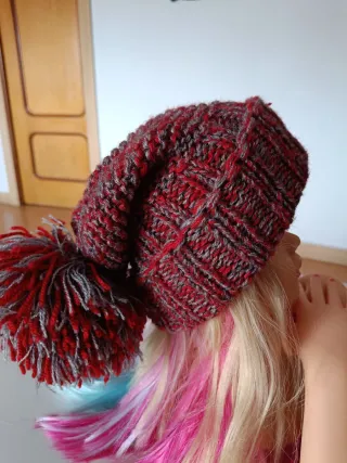 Gorro lan de tejido con pompón