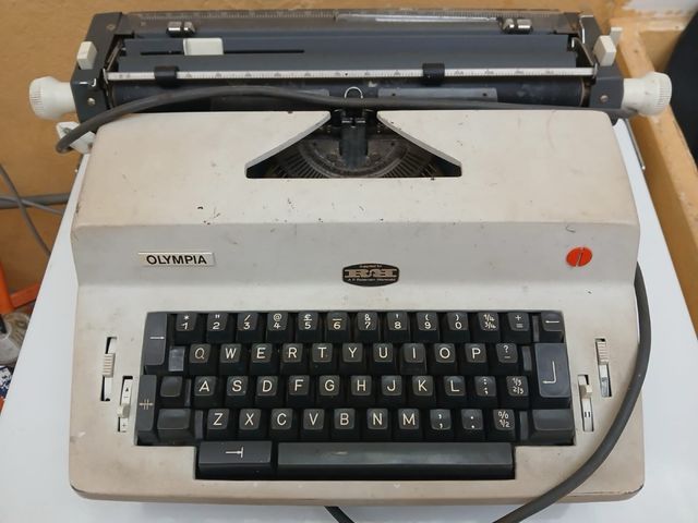 Máquina de escribir Olympia