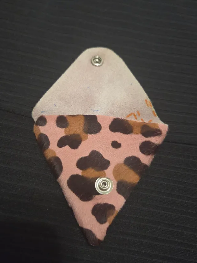 Monedero de piel estampado animal