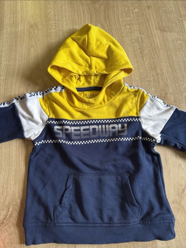 Lote Ropa 4 años: Sudadera y Camiseta