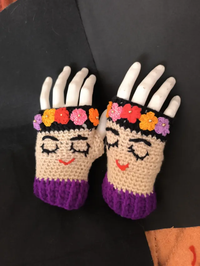 Guantes Crochet Frida Kahlo