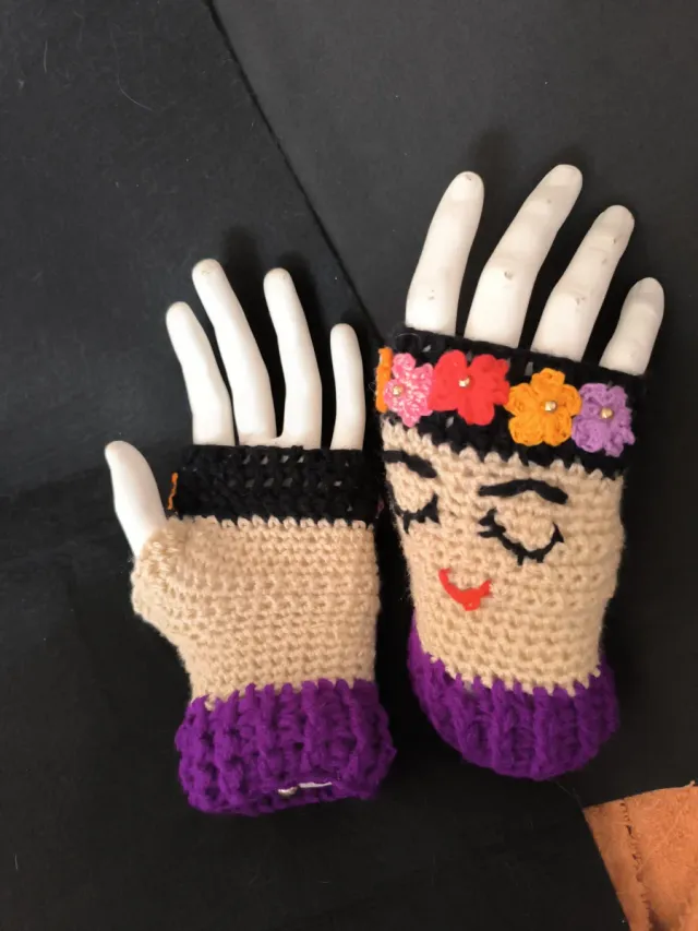 Guantes Crochet Frida Kahlo