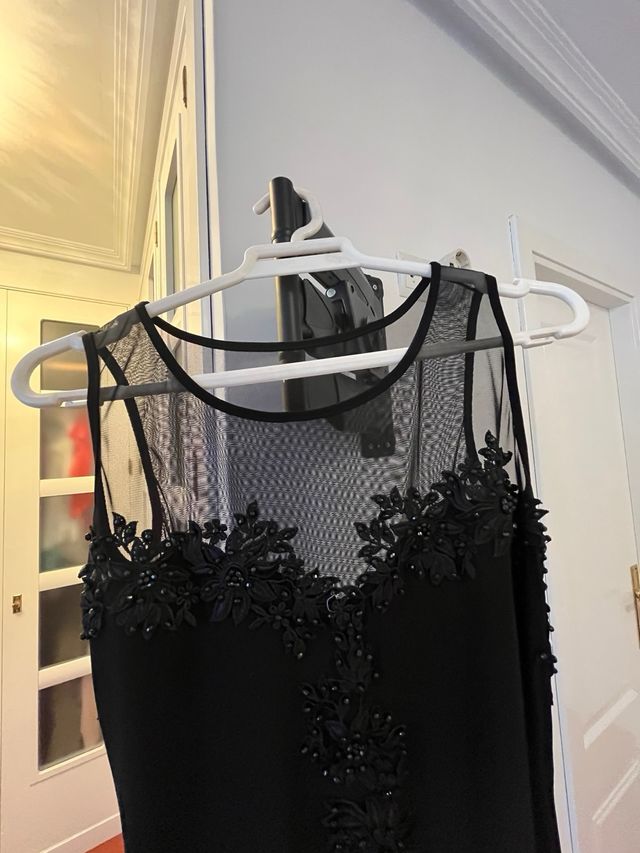 Vestido longo preto com pedraria