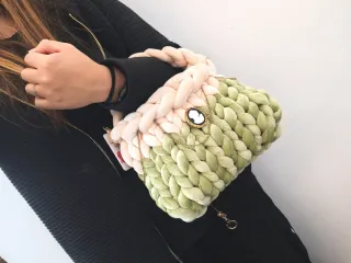 Chunky a mano e tracolla bicolore verde e beige