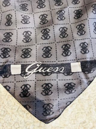 Foulard Guess monogramma grigio nero