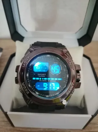 Reloj Digital Deportivo Negro y Plateado