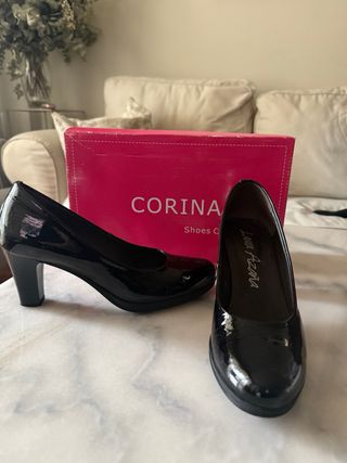 Zapatos tacón charol CORINA negros