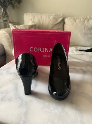 Zapatos tacón charol CORINA negros