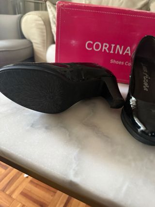 Zapatos tacón charol CORINA negros