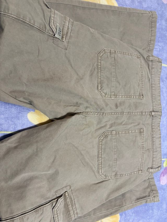 Pantalón cargo beige talla M