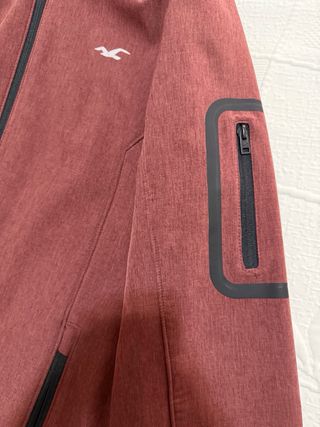 Chaqueta Hollister Roja con Capucha