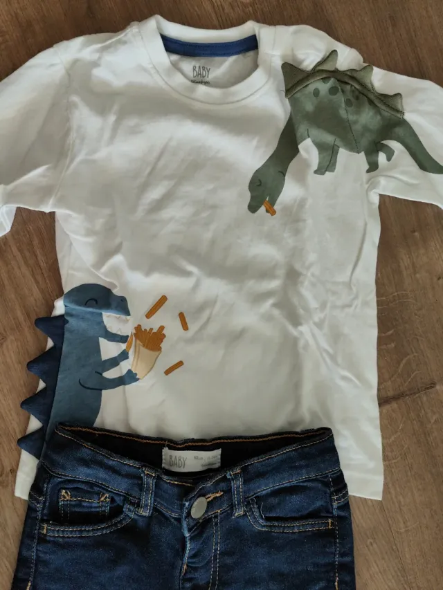 Conjunto bebé: Camiseta y pantalón vaquero