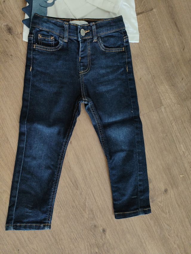 Conjunto bebé: Camiseta y pantalón vaquero