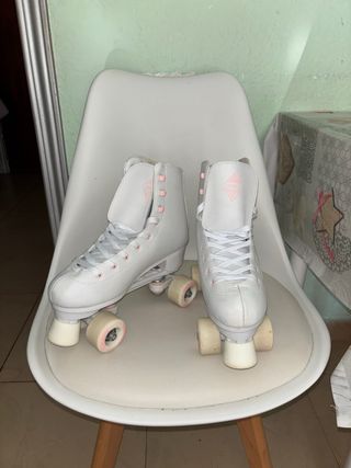 PATINES ARTÍSTICOS BLANCOS Y ROSAS