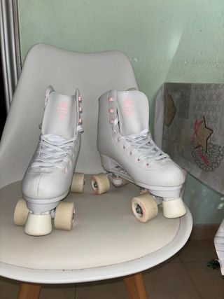 PATINES ARTÍSTICOS BLANCOS Y ROSAS