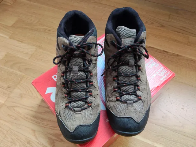 Botas Hi-Tec Trekking Marrones y Negras