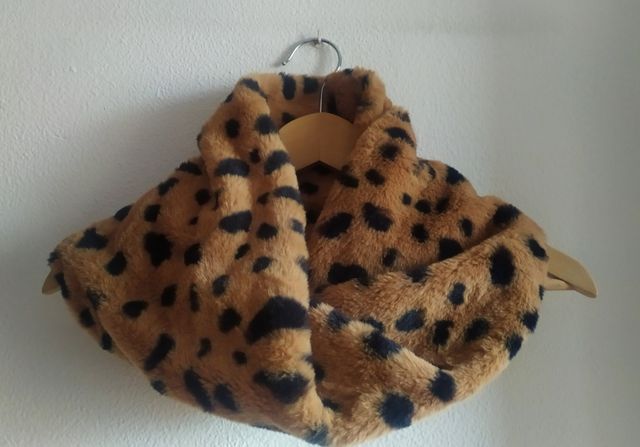 Bufanda tipo cuello, estampado animal