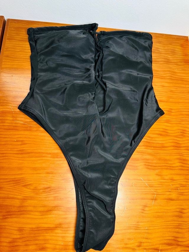 Bañador negro mujer