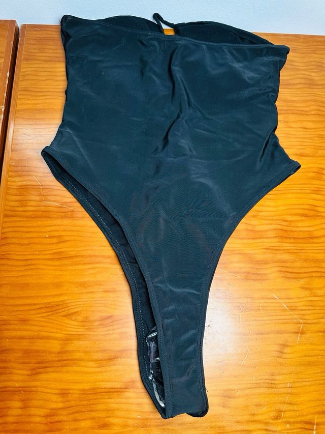 Bañador negro mujer