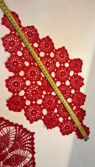 Centrotavola uncinetto rosso