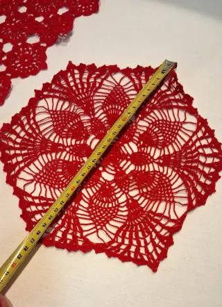 Centrotavola uncinetto rosso