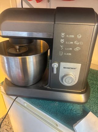 Robot amasador Silvercrest gris