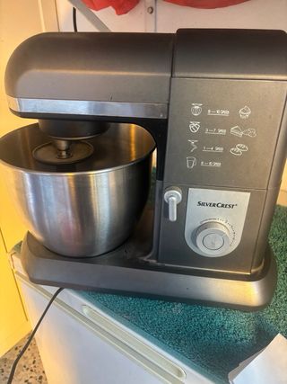 Robot amasador Silvercrest gris
