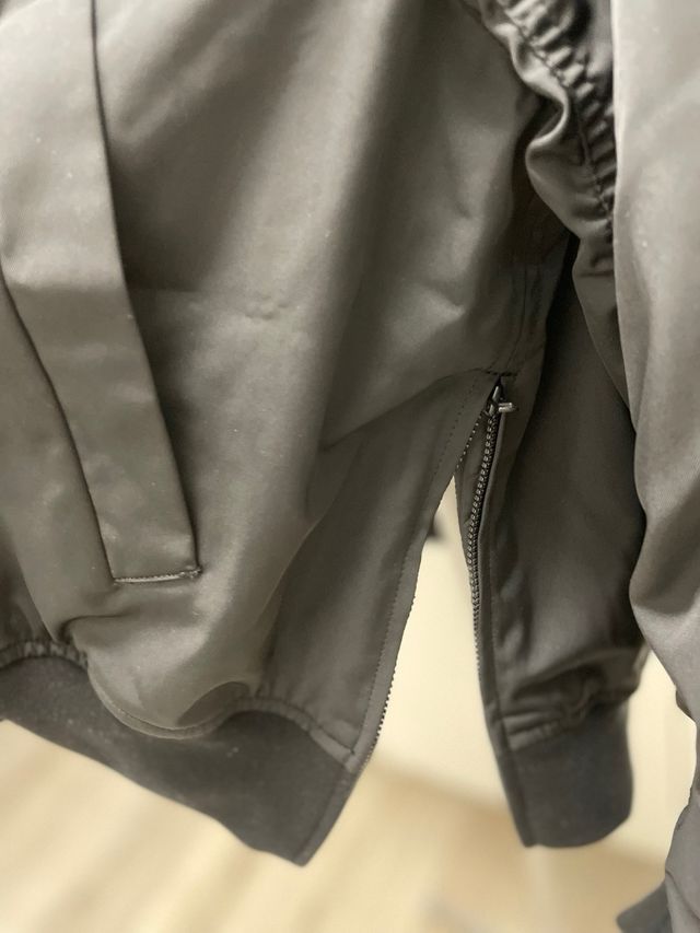 Chaqueta Bomber Uniqlo x C Negra