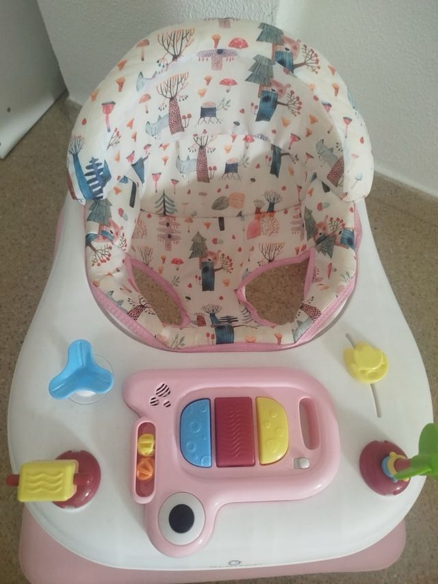 Andador bebé con centro de actividades