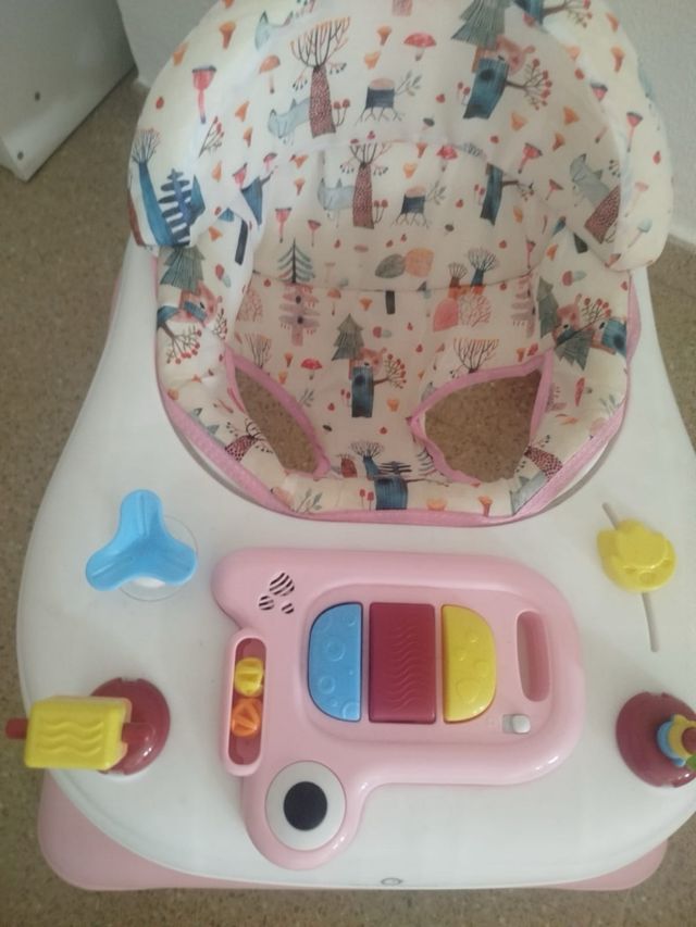 Andador bebé con centro de actividades