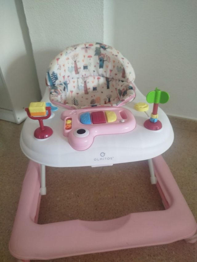 Andador bebé con centro de actividades