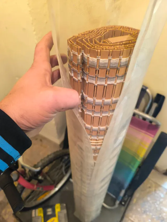 Persiana exterior de madera enrollable