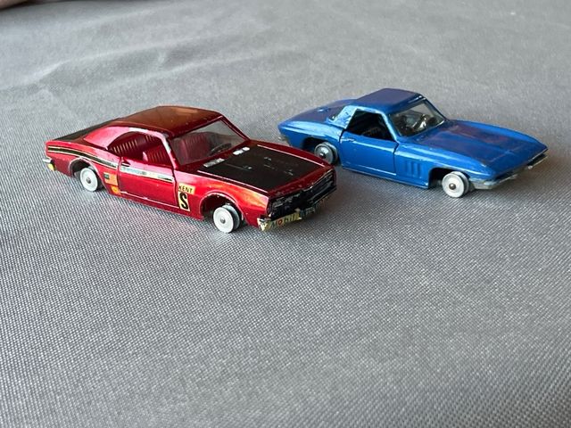 Modellini Auto Camaro e Corvette