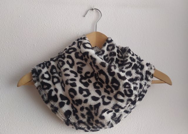 Bufanda tipo cuello estampado animal