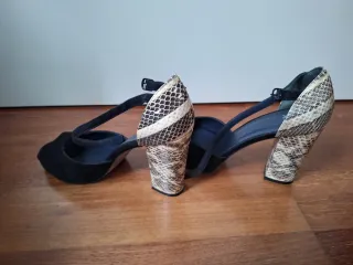 Sandalias Castañer ante negras