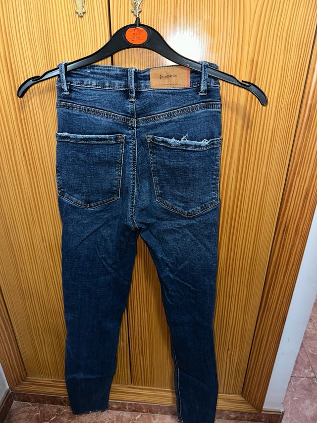 Vaqueros Stradivarius Talla XS/34