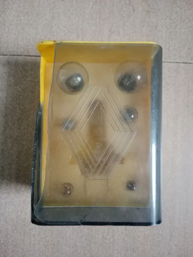 Caja bombillas Renault antigua
